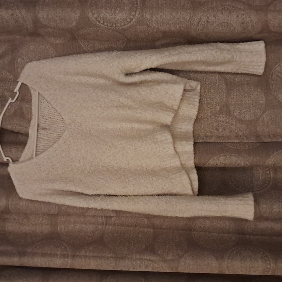 Free People Sweaters - FREE PEOPLE WHITE SWEATER- Size M- roomy V-neck